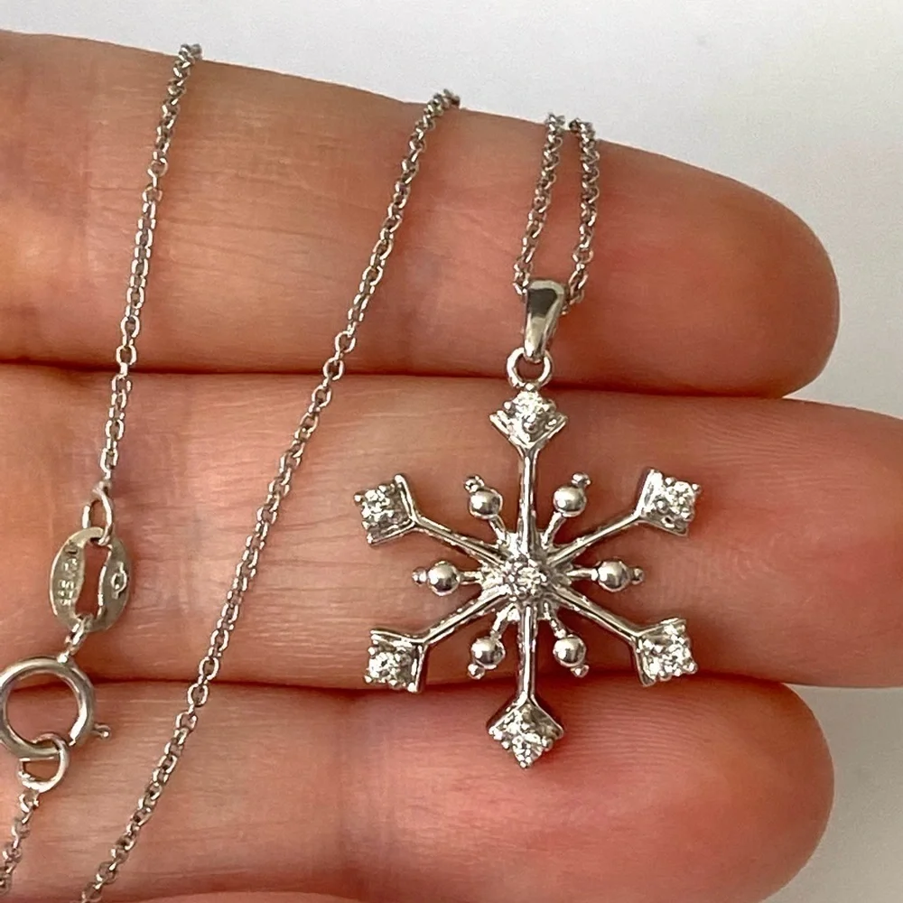925 SAI Necklace Snowflake CZs Pendant Chain 18” 3.27g